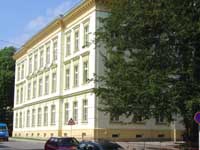 budova �koly z boku